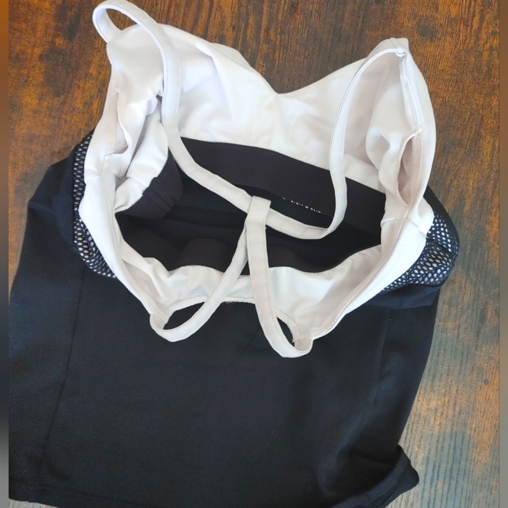 ALO Yoga/Pilates top Size XS - Picture 7 of 13